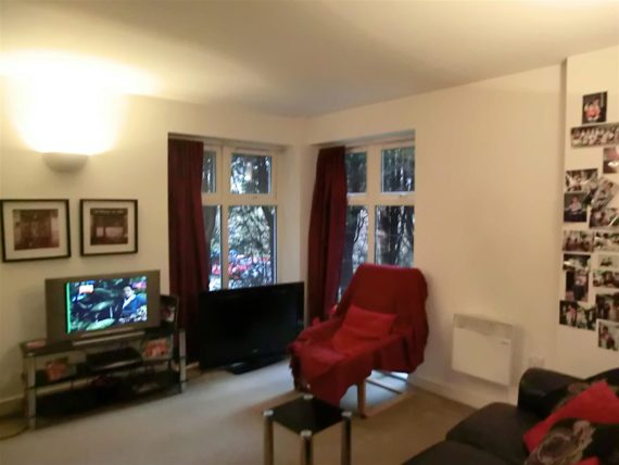 2 Bedroom Flat 